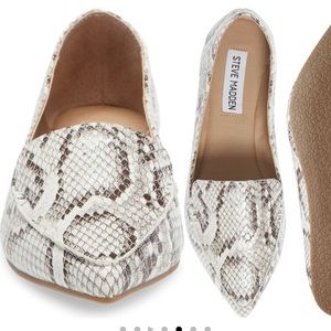 Steve Madden gold metallic Feather Loafer, size 9